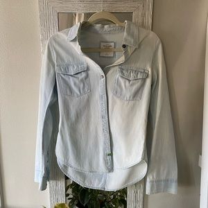 Abercrombie & Fitch light wash jean shirt